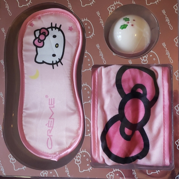 Hello Kitty The Creme Shop Cozy Slumber Spa Essentials Set Rose Creme Scented - Picture 2 of 7